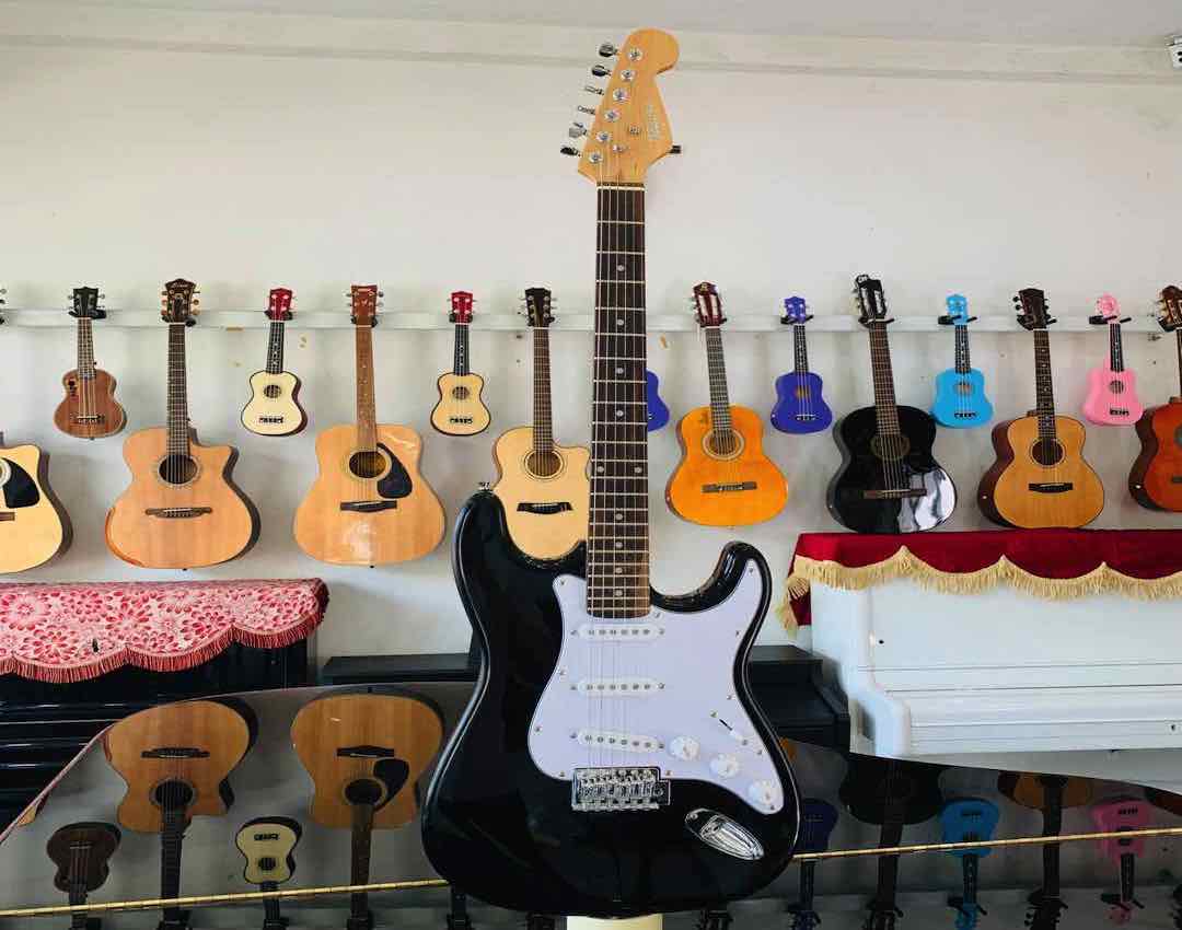 Guitar điện quá rẻ thì không thể mua được đàn tốt