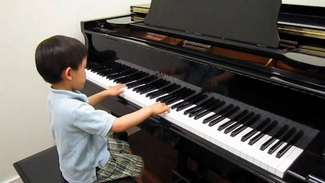 Nên tập trung vào chương trình giảng dạy đàn Piano