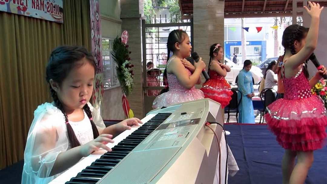 Trung tâm học đàn piano ở TPHCM – Trung Tâm Âm Nhạc Ngôi Sao